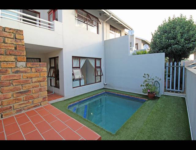 3 BEDROOM TOWNHOUSE FOR SALE IN BEDFORD GARDENS